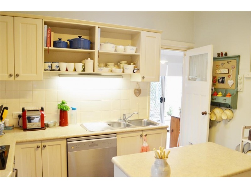 1/4 Carey Street, Tumut NSW 2720