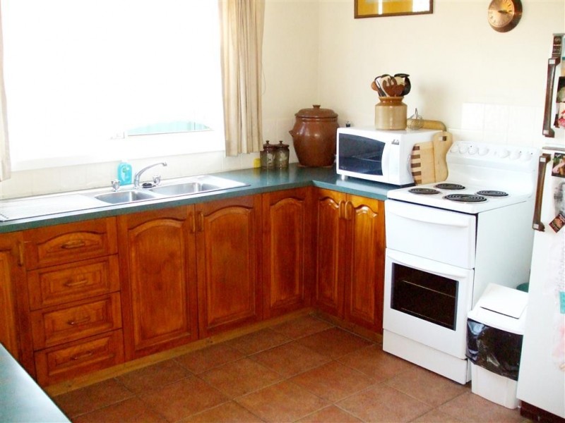 177 Capper Street, Tumut NSW 2720