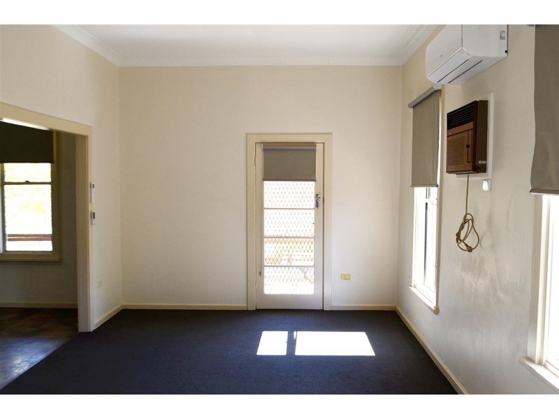 110 Herbert Street, Tumut NSW 2720