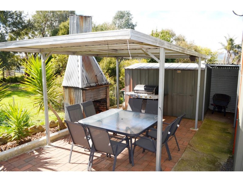 83 Broughton Street, Tumut NSW 2720