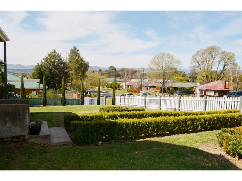 83 Broughton Street, Tumut NSW 2720