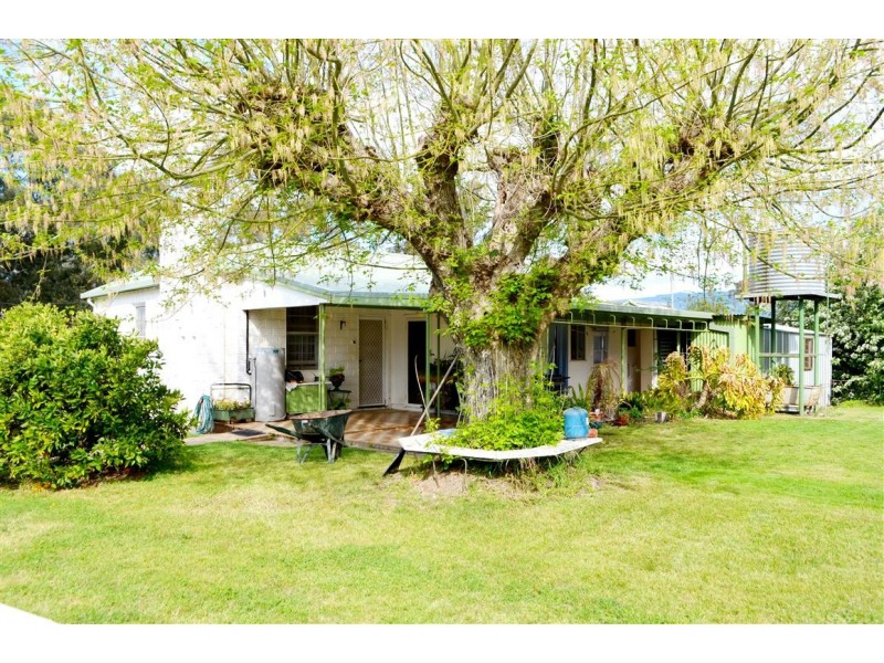 137-147 Blowering Road, Tumut NSW 2720