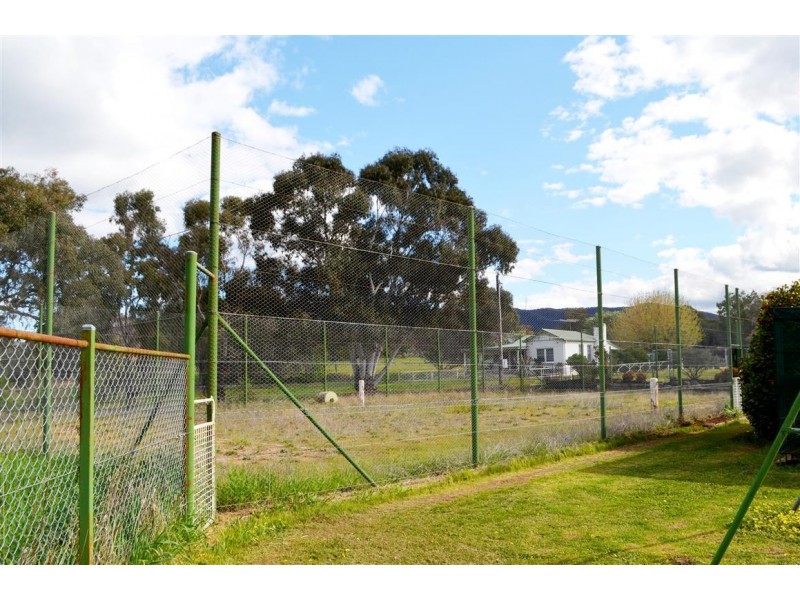137-147 Blowering Road, Tumut NSW 2720
