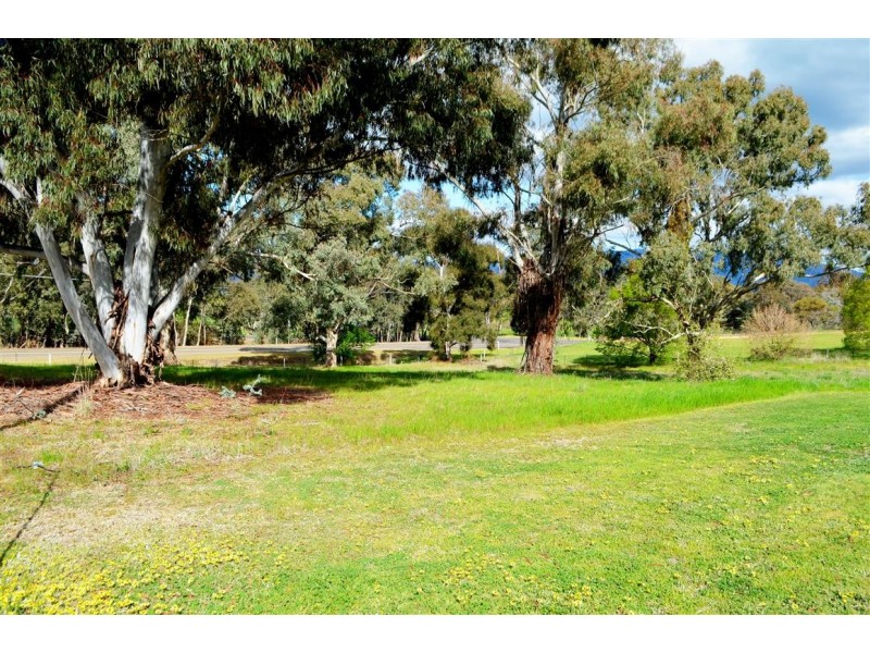 137-147 Blowering Road, Tumut NSW 2720