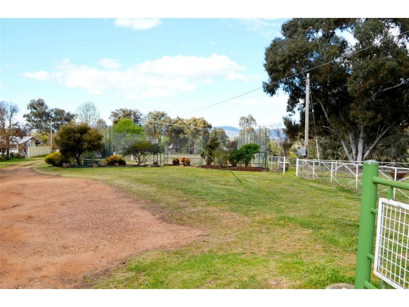 137-147 Blowering Road, Tumut NSW 2720