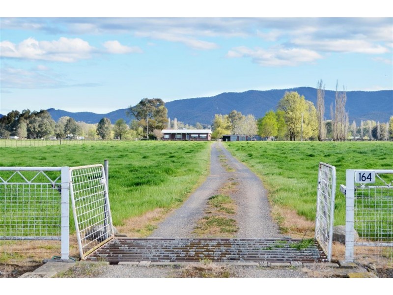164 Bombowlee Avenue, Tumut NSW 2720