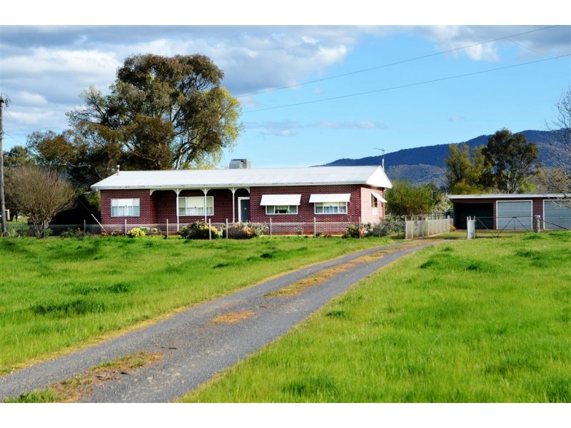 164 Bombowlee Avenue, Tumut NSW 2720