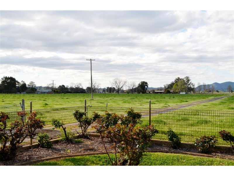 164 Bombowlee Avenue, Tumut NSW 2720