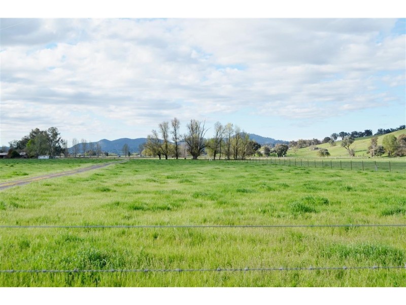 164 Bombowlee Avenue, Tumut NSW 2720