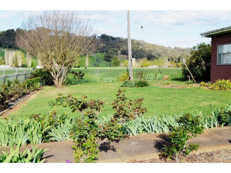 164 Bombowlee Avenue, Tumut NSW 2720