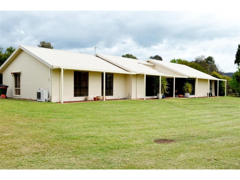 104 Blowering Road, Tumut NSW 2720