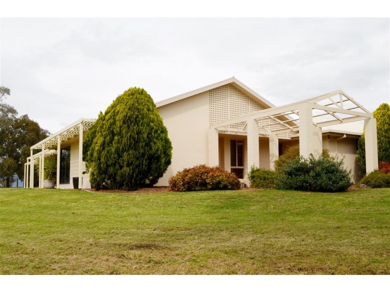 104 Blowering Road, Tumut NSW 2720