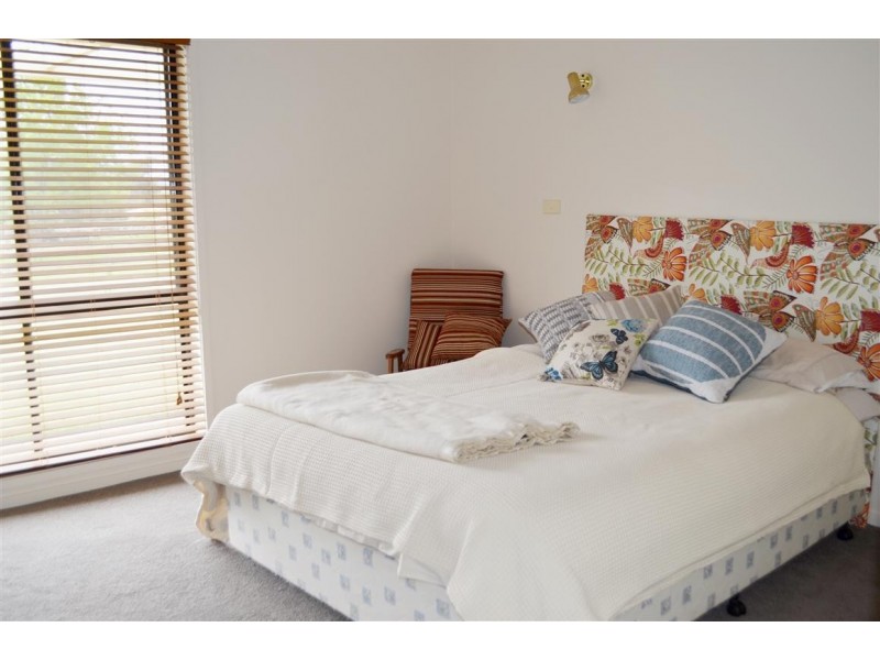 104 Blowering Road, Tumut NSW 2720