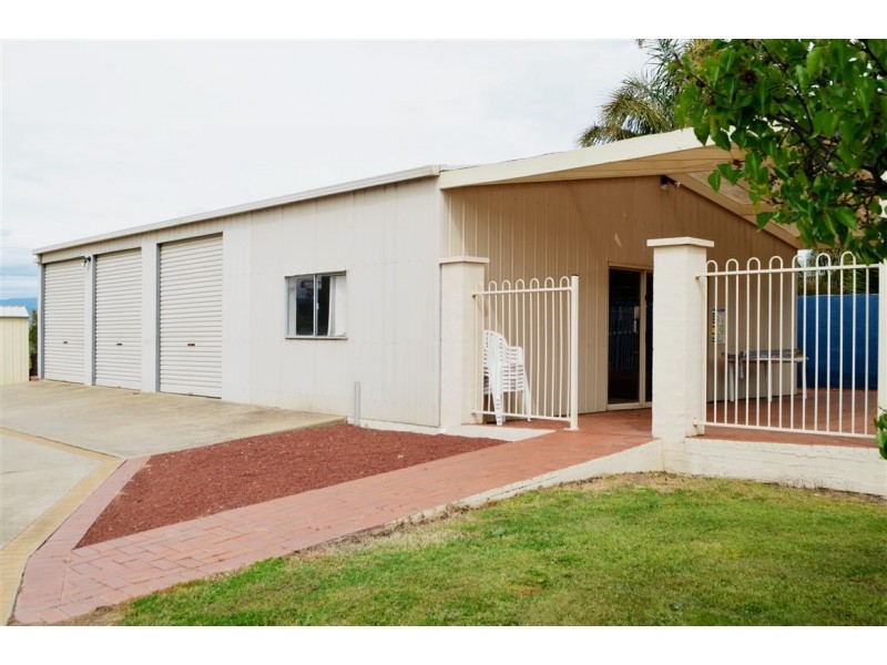 104 Blowering Road, Tumut NSW 2720