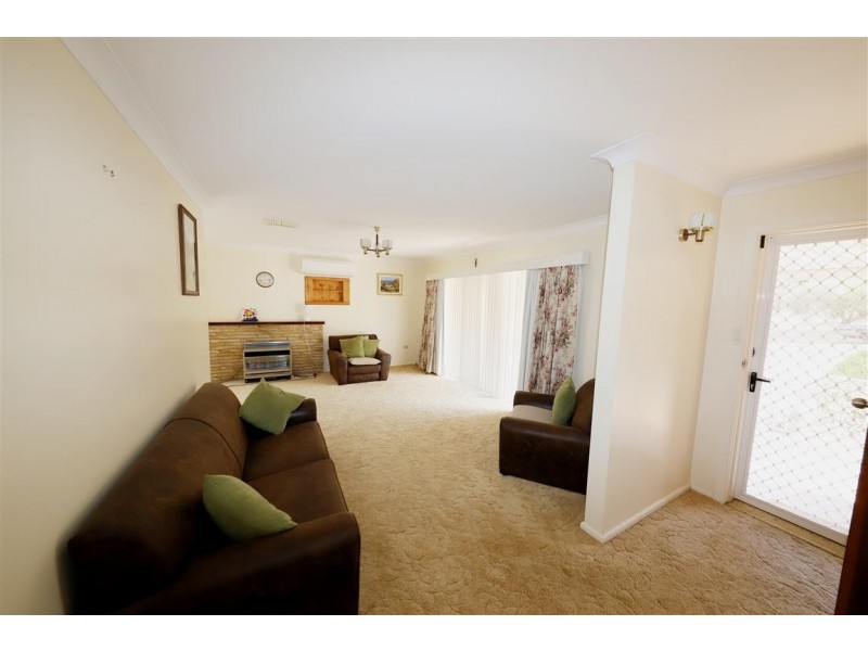 80 Lambie Street, Tumut NSW 2720