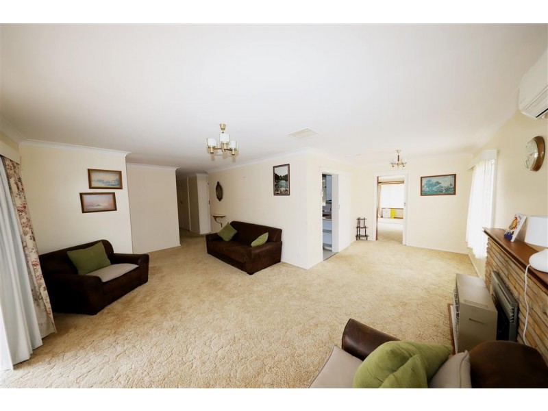 80 Lambie Street, Tumut NSW 2720