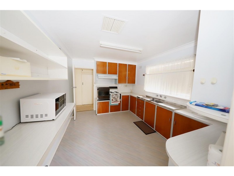 80 Lambie Street, Tumut NSW 2720