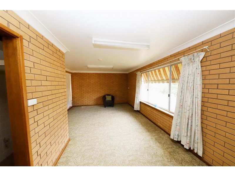 80 Lambie Street, Tumut NSW 2720