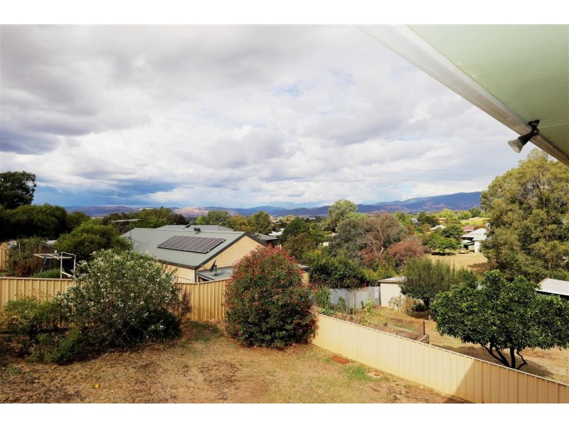 80 Lambie Street, Tumut NSW 2720