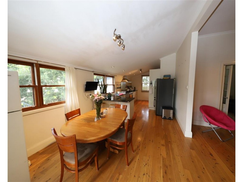 48 Carey Street, Tumut NSW 2720