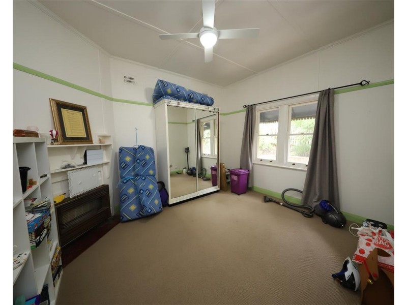 48 Carey Street, Tumut NSW 2720