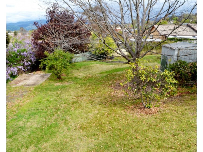 48 Carey Street, Tumut NSW 2720