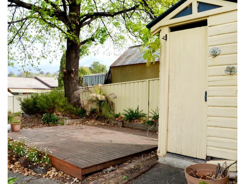 48 Carey Street, Tumut NSW 2720