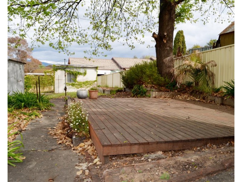 48 Carey Street, Tumut NSW 2720