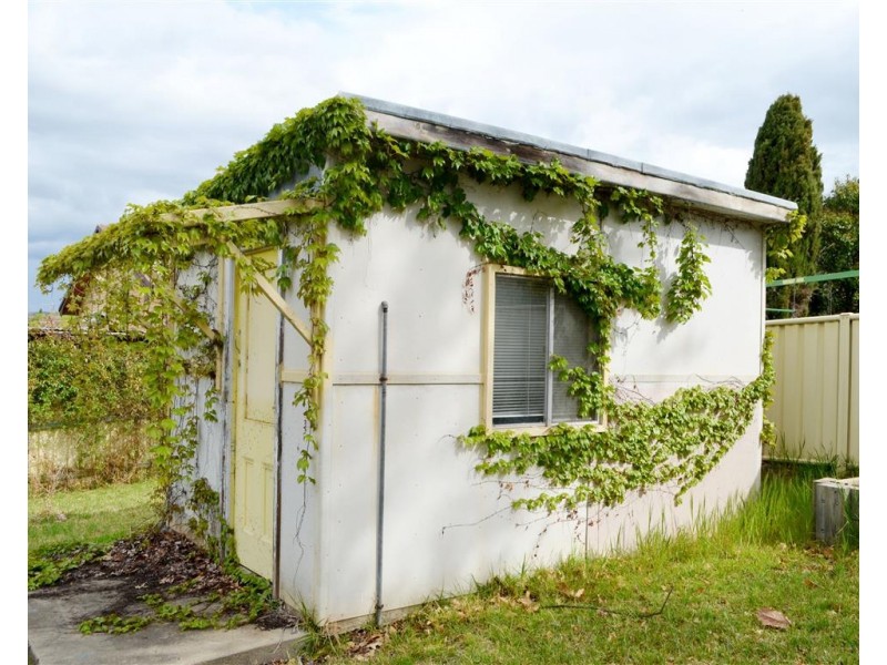 48 Carey Street, Tumut NSW 2720