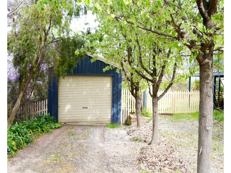 48 Carey Street, Tumut NSW 2720