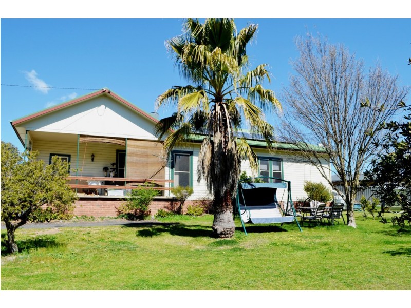 110 Herbert Street, Tumut NSW 2720