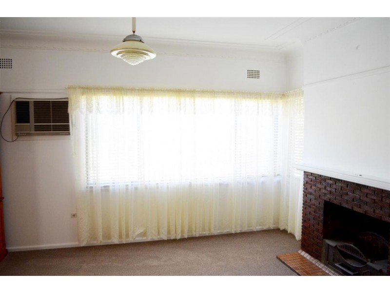 5 Howick Street, Tumut NSW 2720