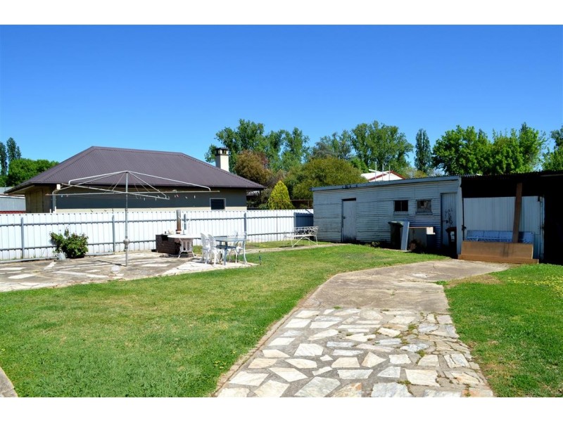 5 Howick Street, Tumut NSW 2720