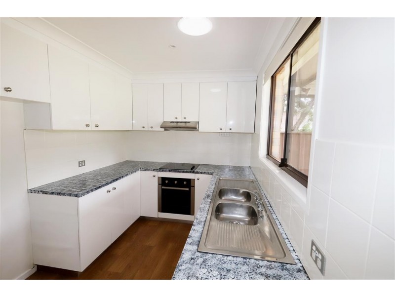 27 Wattle Crescent, Tumut NSW 2720