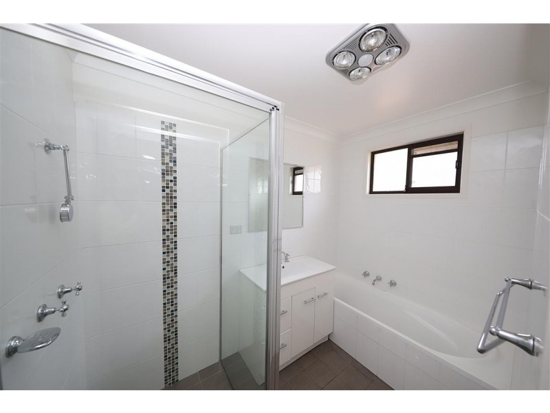 27 Wattle Crescent, Tumut NSW 2720