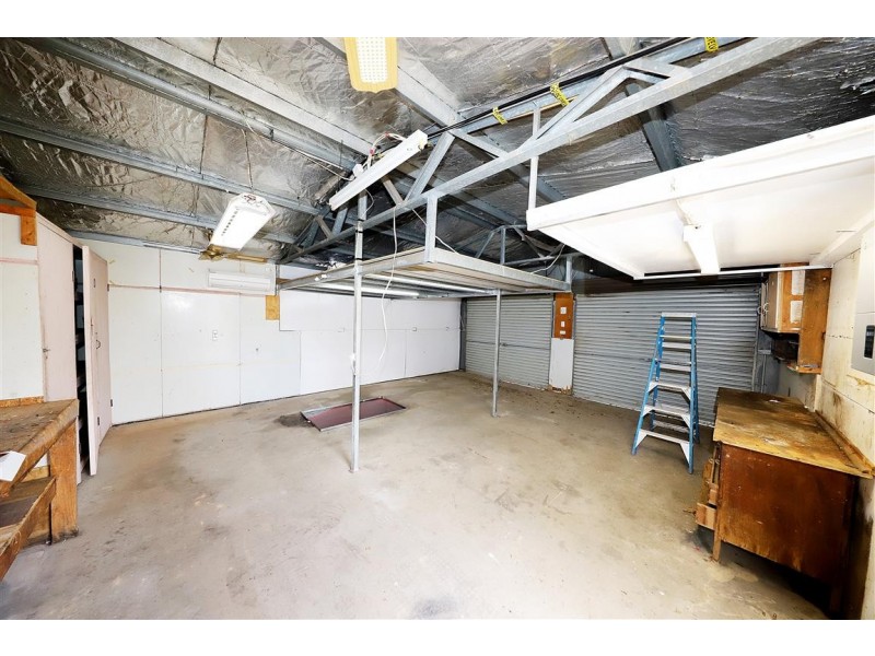 27 Wattle Crescent, Tumut NSW 2720