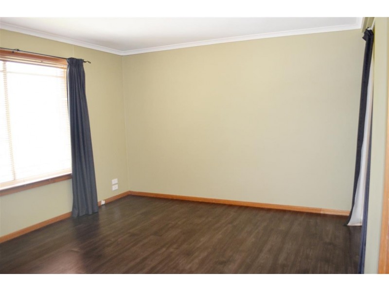 43 Booral Avenue, Tumut NSW 2720