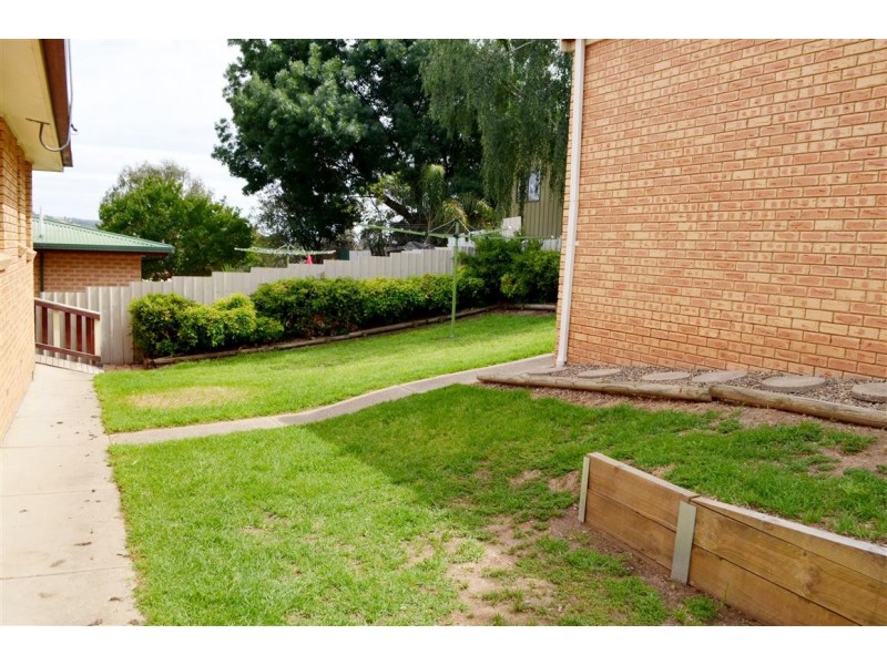 43 Booral Avenue, Tumut NSW 2720