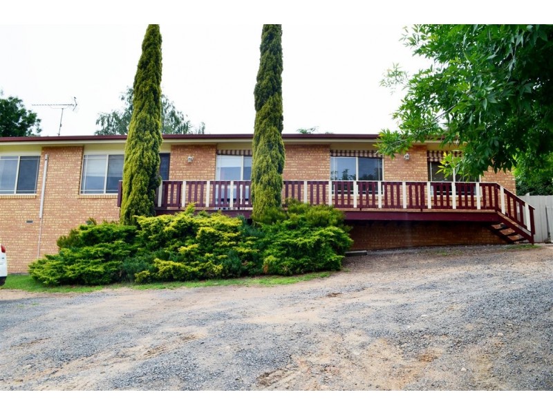 43 Booral Avenue, Tumut NSW 2720