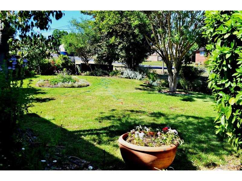 4 Lambie Street, Tumut NSW 2720