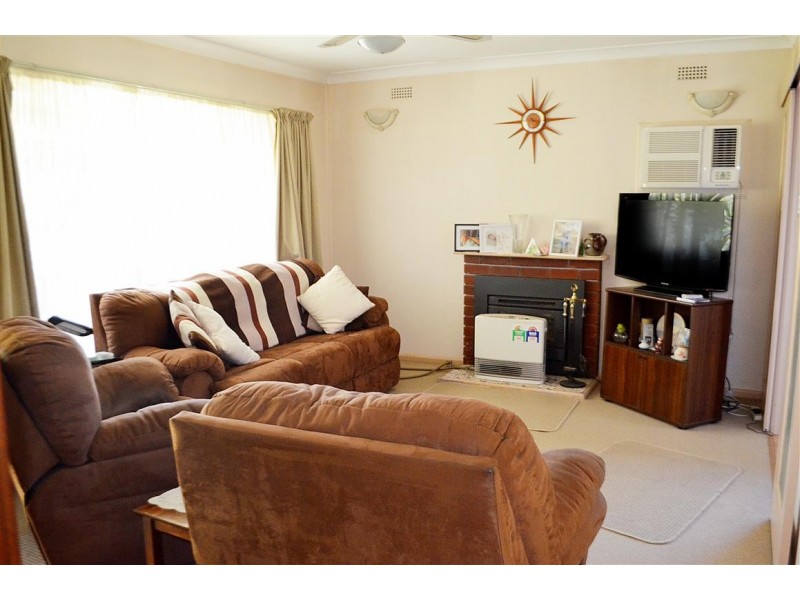 4 Lambie Street, Tumut NSW 2720