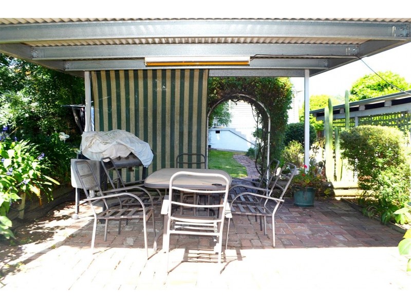 4 Lambie Street, Tumut NSW 2720