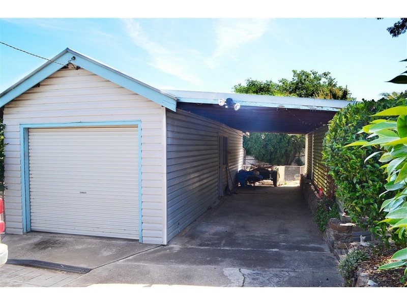 4 Lambie Street, Tumut NSW 2720