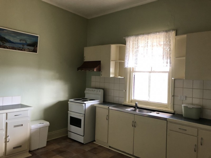 6 Virgil Street, Gundagai NSW 2722