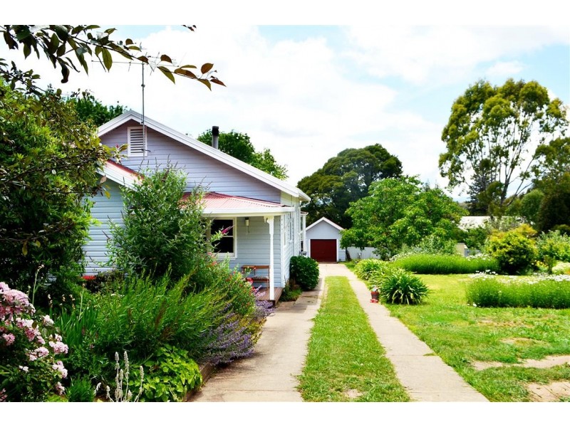 15 Nellis Street, Batlow NSW 2730