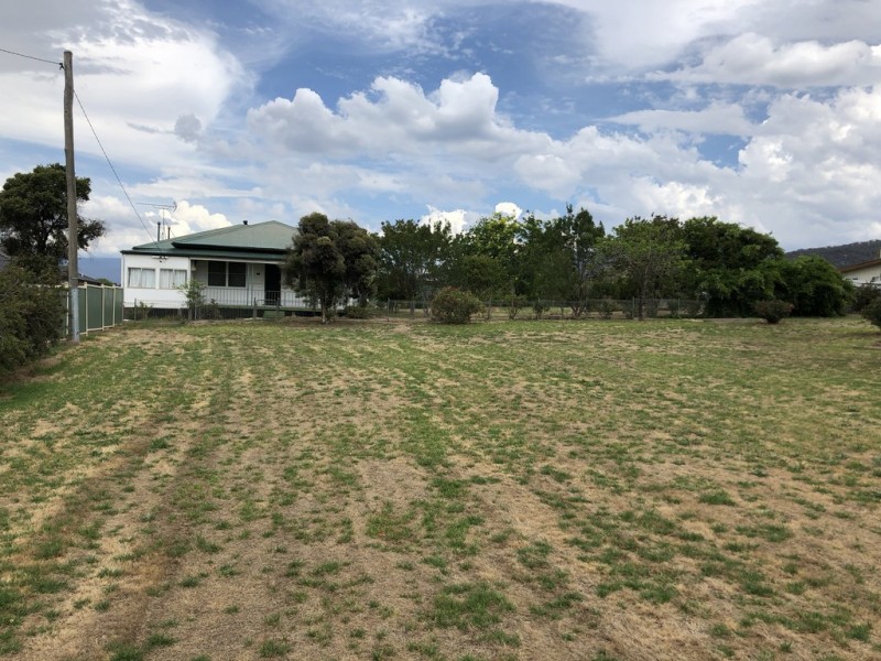 120 Broughton, Tumut NSW 2720