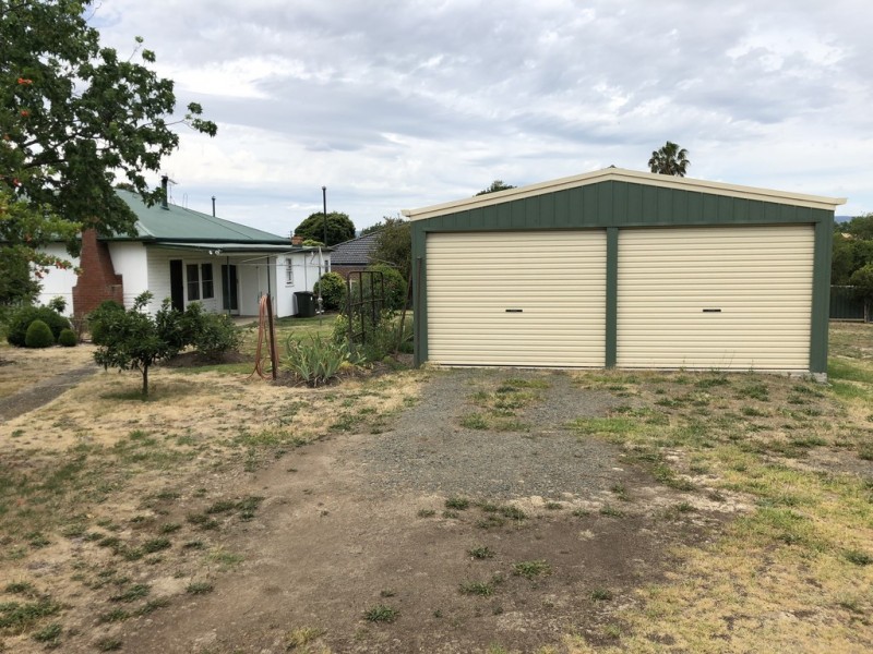 120 Broughton, Tumut NSW 2720