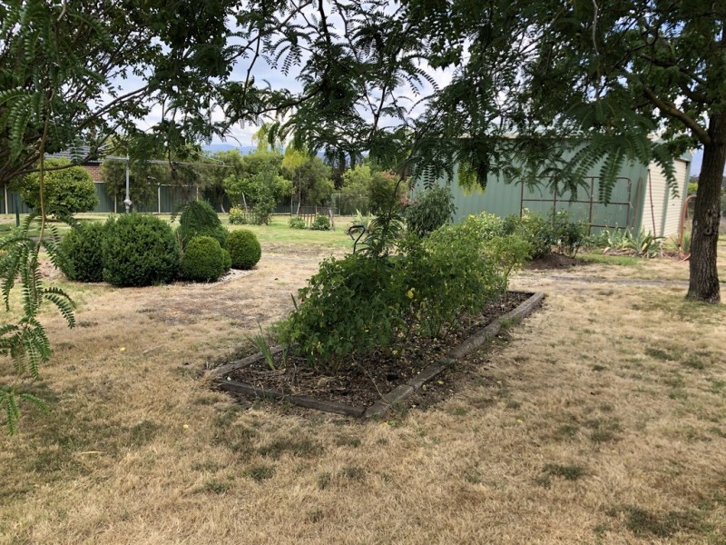 120 Broughton, Tumut NSW 2720