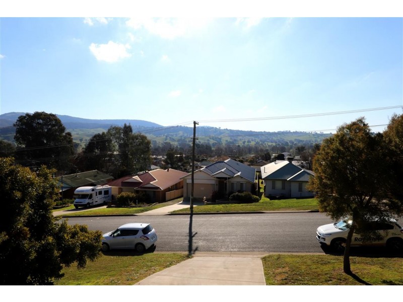 66 Clarke Street, Tumut NSW 2720