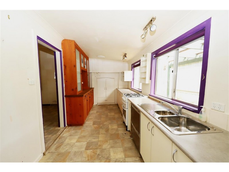 185 Capper Street, Tumut NSW 2720